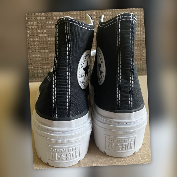 Converse Black and White High-Top Sneakers Classic Design - Picture 3 of 4